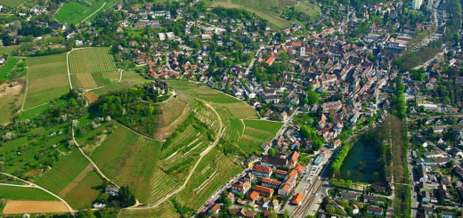 Luftbild der Burg Staufen